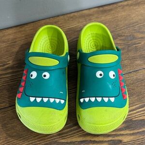Kids Dinosaur Clogs slip on shoes - Green and red size 2